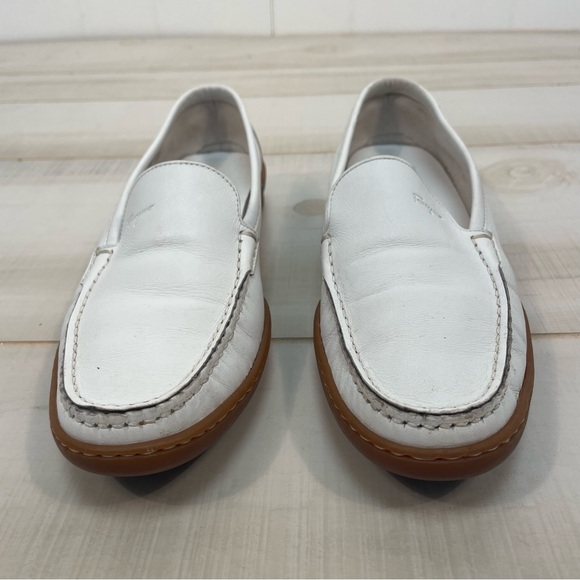Salvatore Ferragamo Shoes - Salvatore Ferragammo White Leather Loafer Style Flats, Sz 7-1/2 N